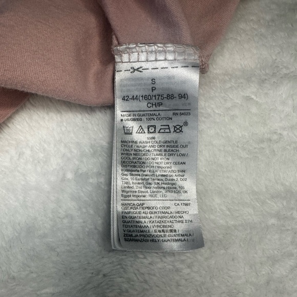 💗GAP Pink Tshirt Rose Gold Logo Preloved - Picture 6 of 7